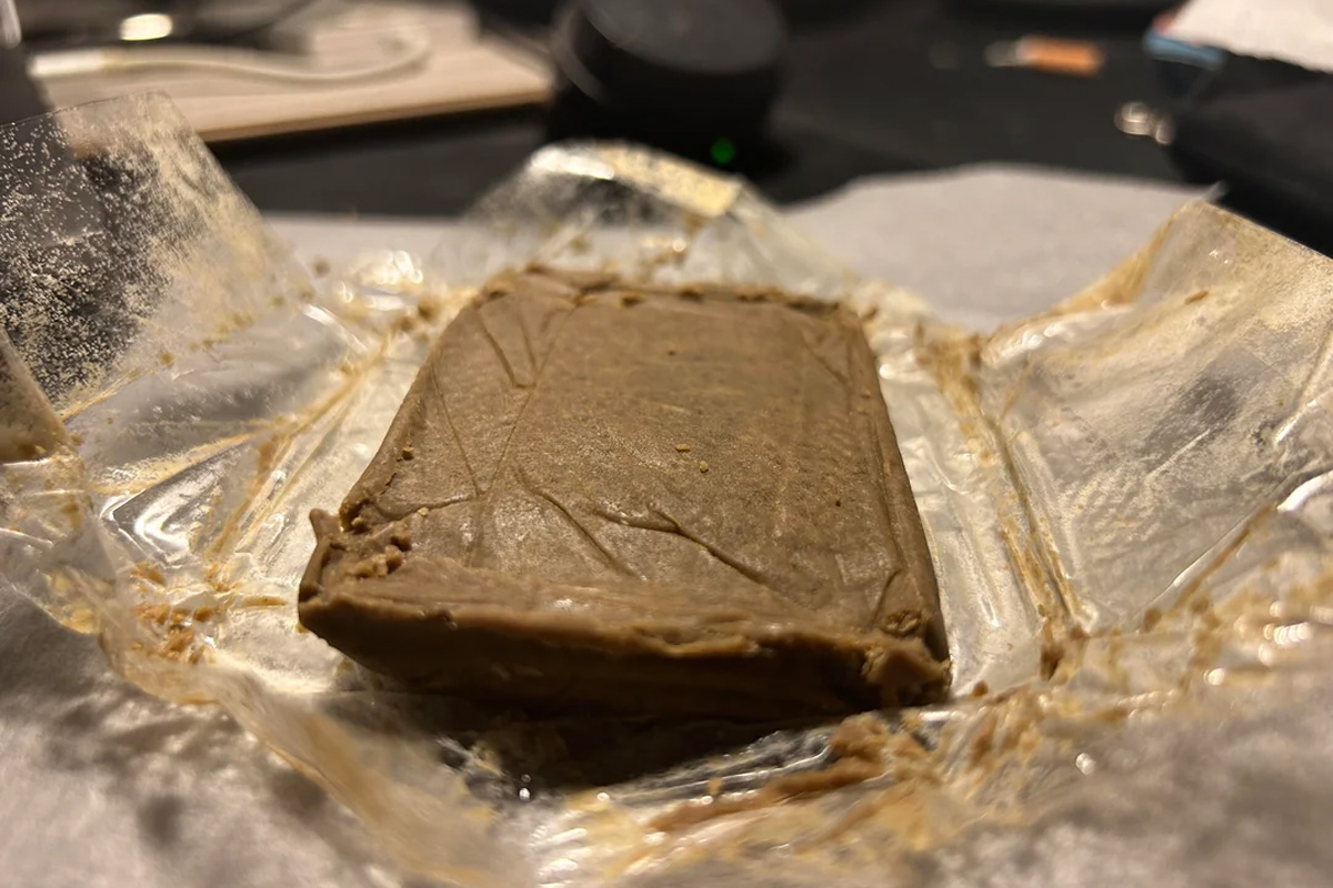 Pressed Hash Coin - Wedding Cake