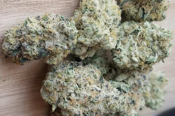 Wedding Cake - Hybrid